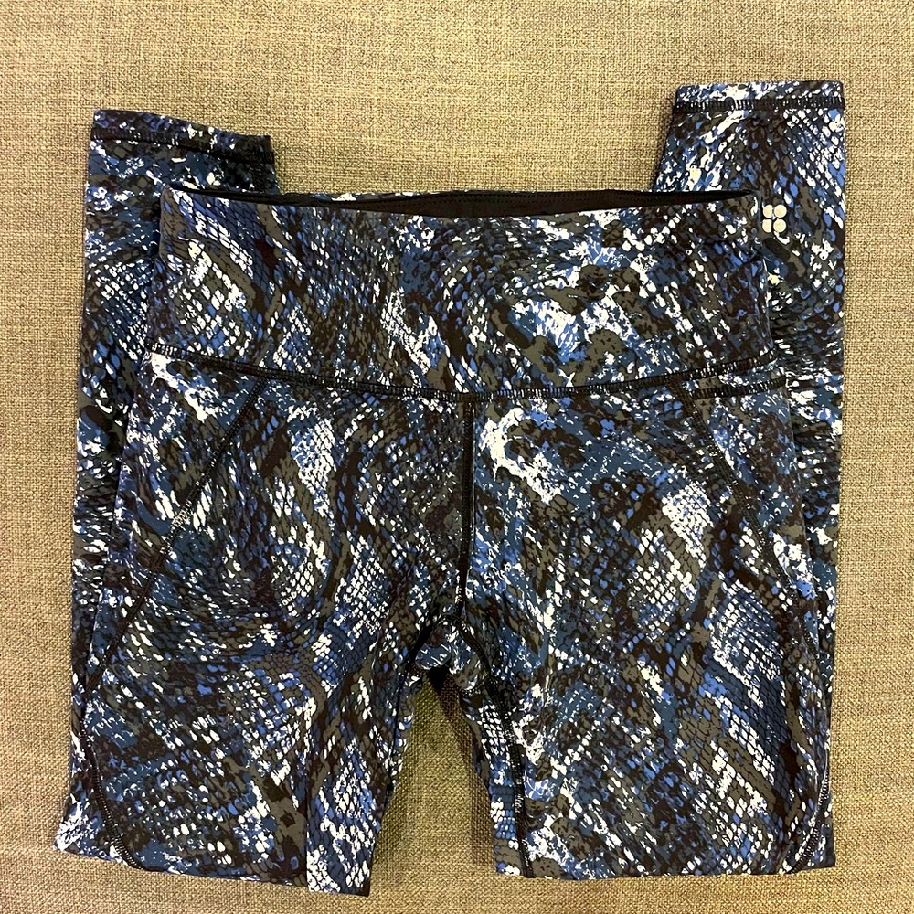 Sweaty Betty XS Power Leggings 7/8 Length Blue Snake